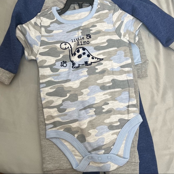 NEW bundle of 4 infant set 6 Mos - Picture 2 of 5